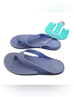 New totes made with Everywear Technology rubber sandals women’s men’s size 8